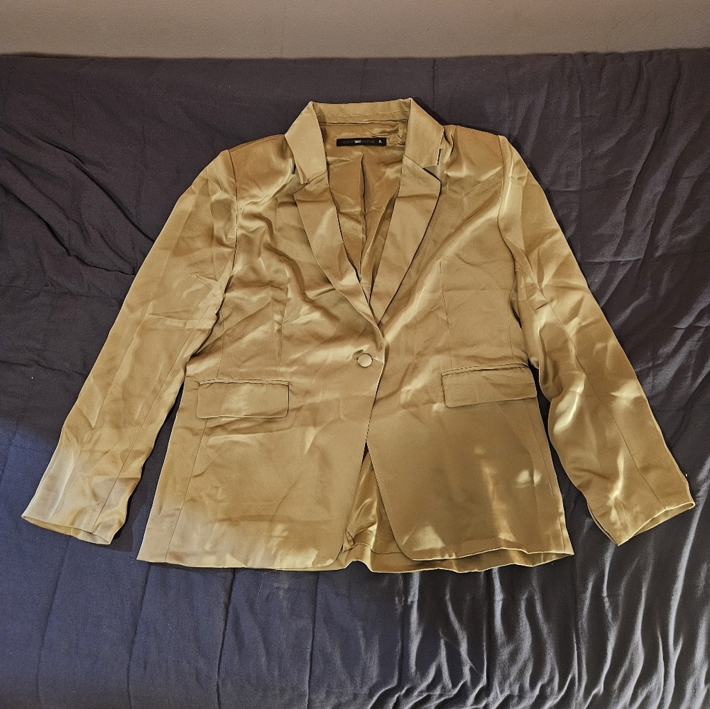 Blazer - Picture 2 of 2